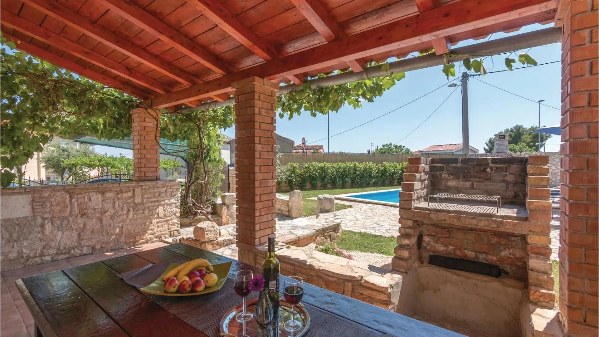 Beautiful Home In Liznjan With Ethernet Internet Holiday home